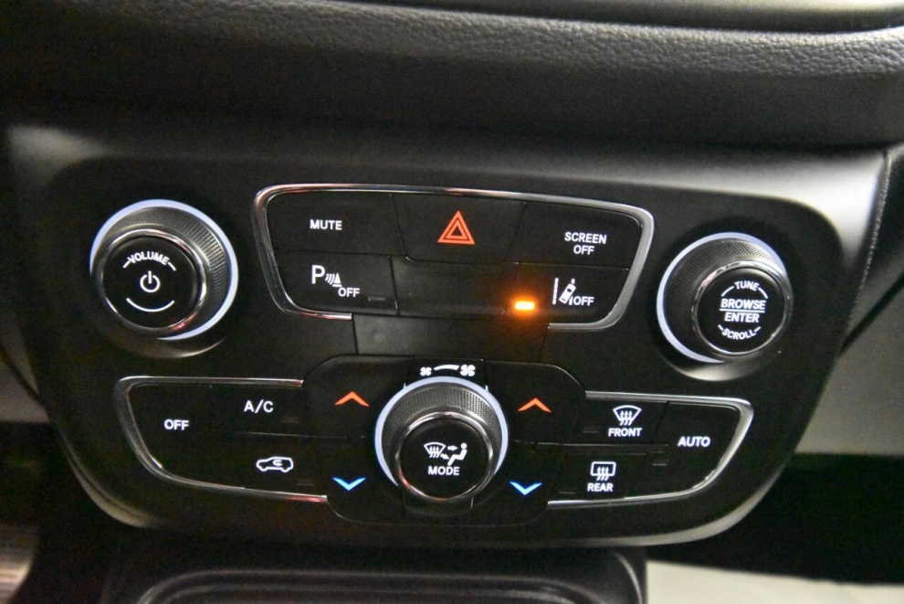 2021 Jeep Compass Trailhawk 4x4 4dr SUV, Silver, Mileage: 59,477 - photo 20