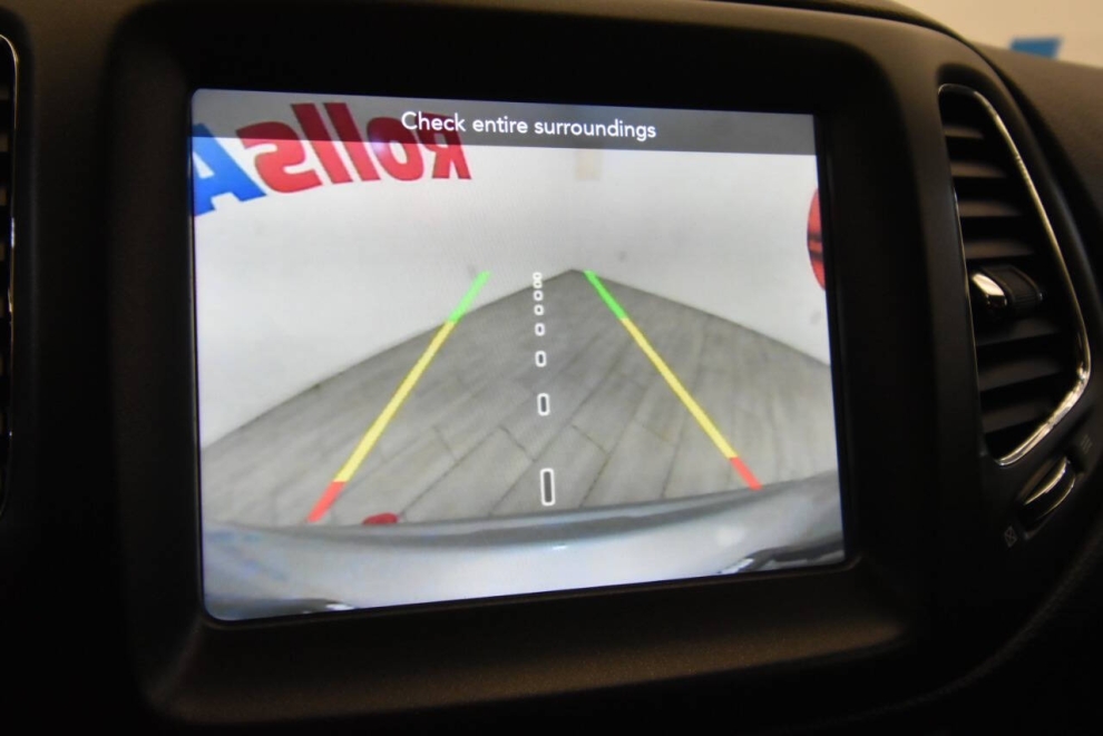 2021 Jeep Compass Trailhawk 4x4 4dr SUV, Silver, Mileage: 59,477 - photo 22