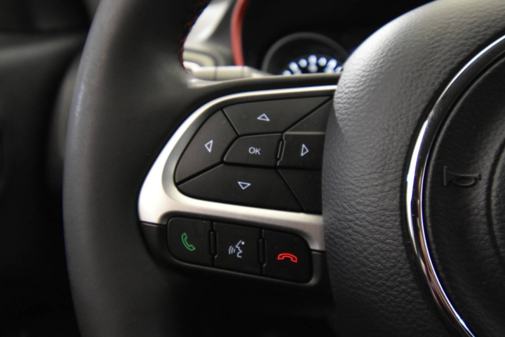 2021 Jeep Compass Trailhawk 4x4 4dr SUV, Silver, Mileage: 59,477 - photo 26