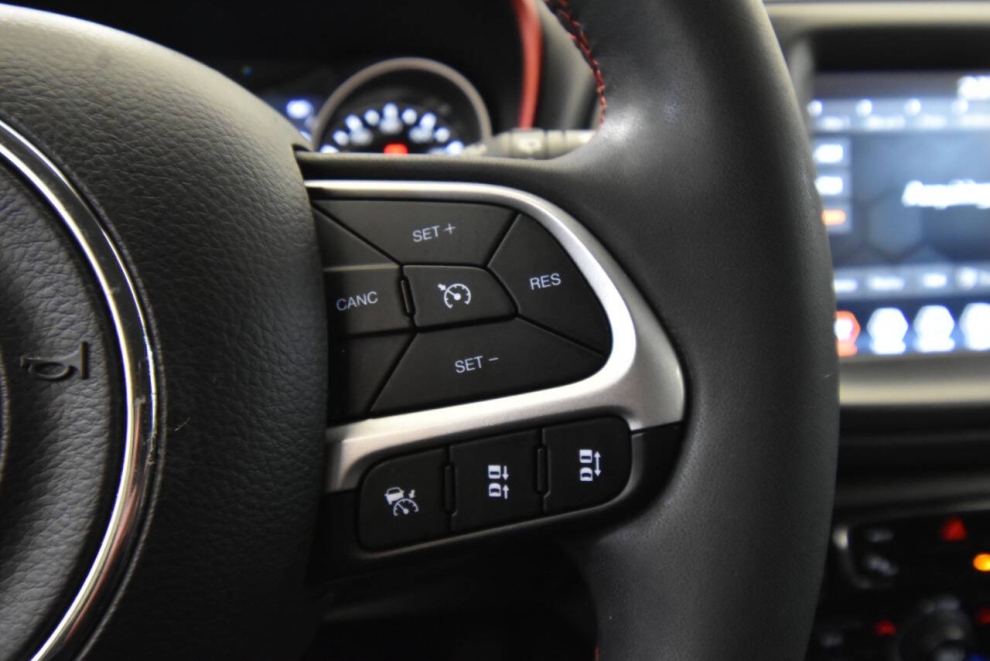 2021 Jeep Compass Trailhawk 4x4 4dr SUV, Silver, Mileage: 59,477 - photo 27