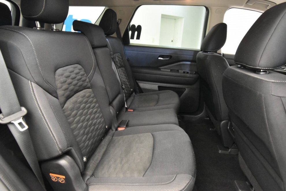 2022 Nissan Pathfinder SV AWD 4dr SUV, Gray, Mileage: 74,895 - photo 16