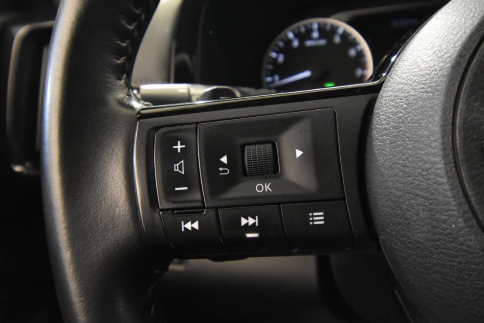 2022 Nissan Pathfinder SV AWD 4dr SUV, Gray, Mileage: 74,895 - photo 27