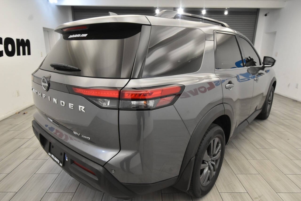 2022 Nissan Pathfinder SV AWD 4dr SUV, Gray, Mileage: 74,895 - photo 4