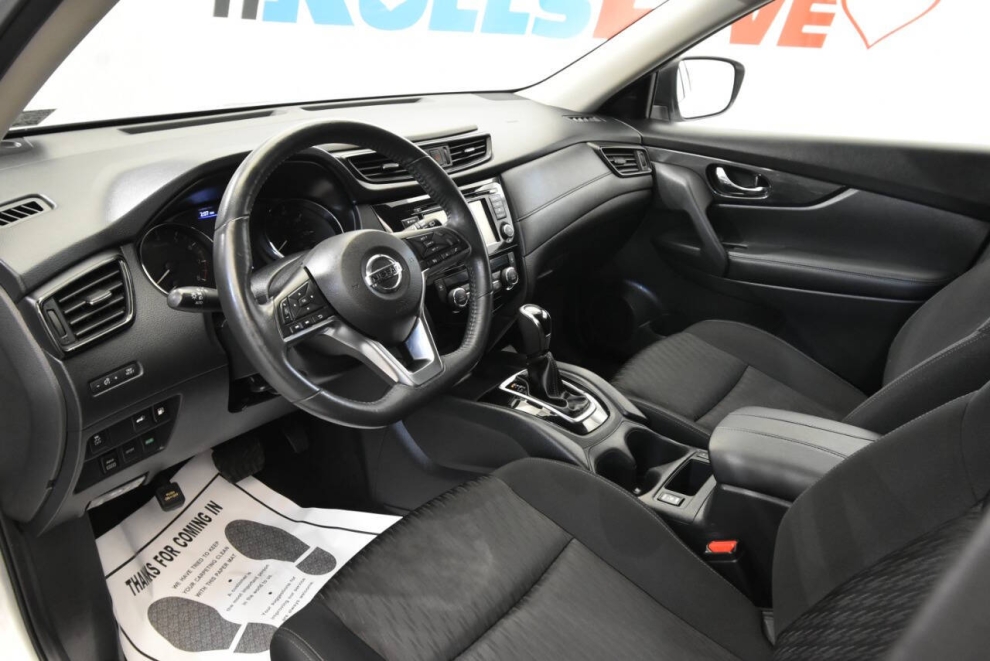 2018 Nissan Rogue SV, Silver, Mileage: 62,145 - photo 11