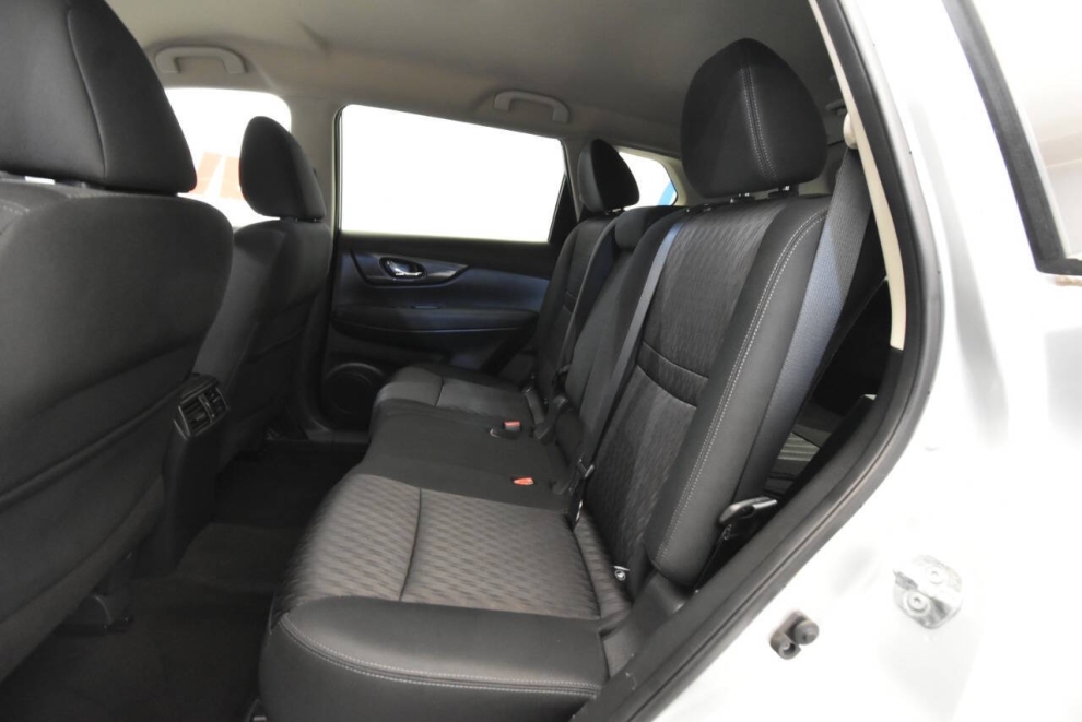 2018 Nissan Rogue SV, Silver, Mileage: 62,145 - photo 13