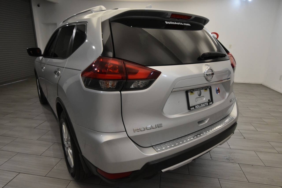 2018 Nissan Rogue SV, Silver, Mileage: 62,145 - photo 2