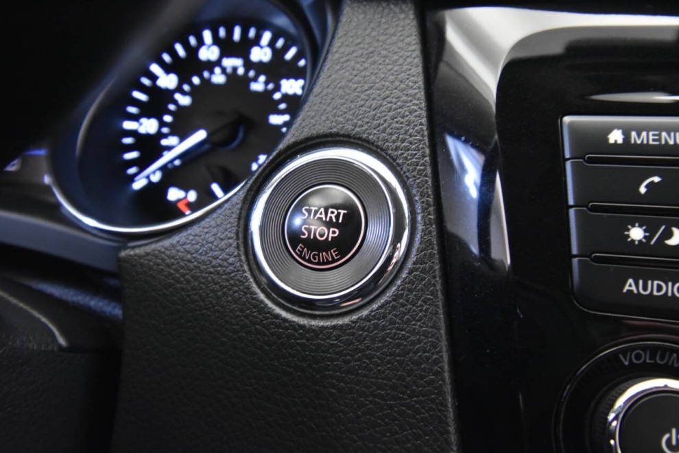 2018 Nissan Rogue SV, Silver, Mileage: 62,145 - photo 22