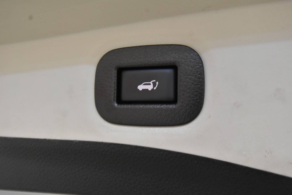 2018 Nissan Rogue SV, Silver, Mileage: 62,145 - photo 33