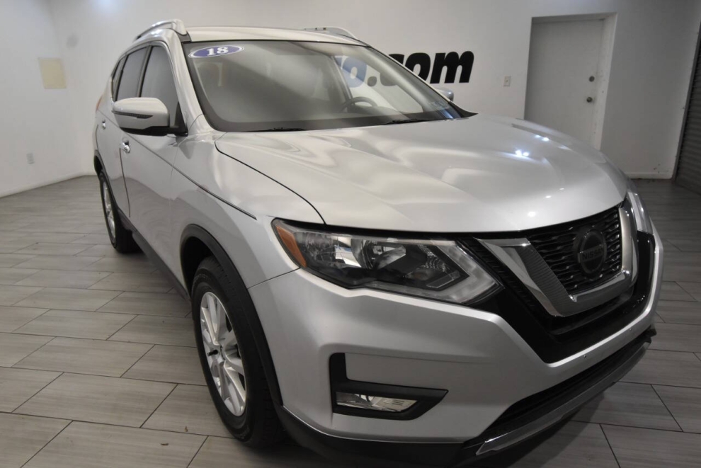 2018 Nissan Rogue SV, Silver, Mileage: 62,145 - photo 6
