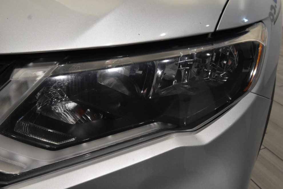 2018 Nissan Rogue SV, Silver, Mileage: 62,145 - photo 8