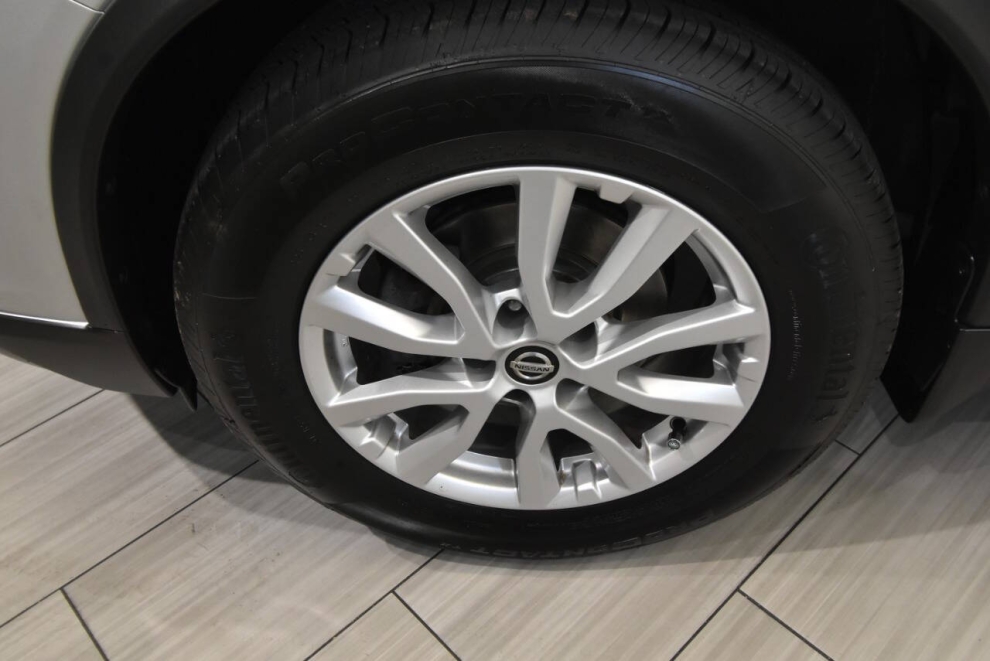 2018 Nissan Rogue SV, Silver, Mileage: 62,145 - photo 9