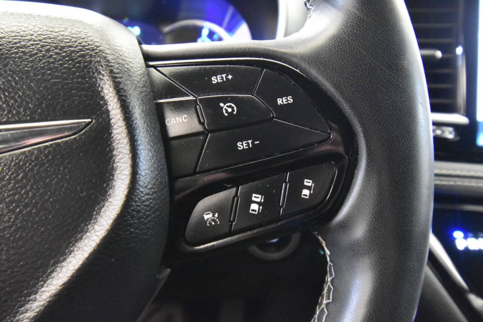 2023 Chrysler Pacifica Plug-In Hybrid Touring L 4dr Mini Van, Black, Mileage: 75,812 - photo 25