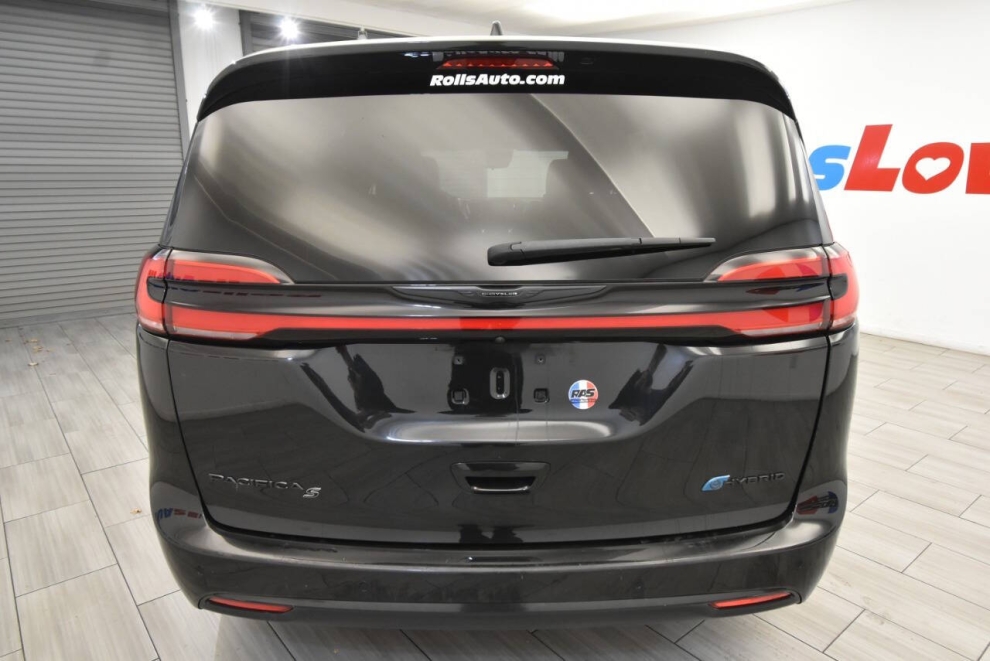 2023 Chrysler Pacifica Plug-In Hybrid Touring L 4dr Mini Van, Black, Mileage: 75,812 - photo 3