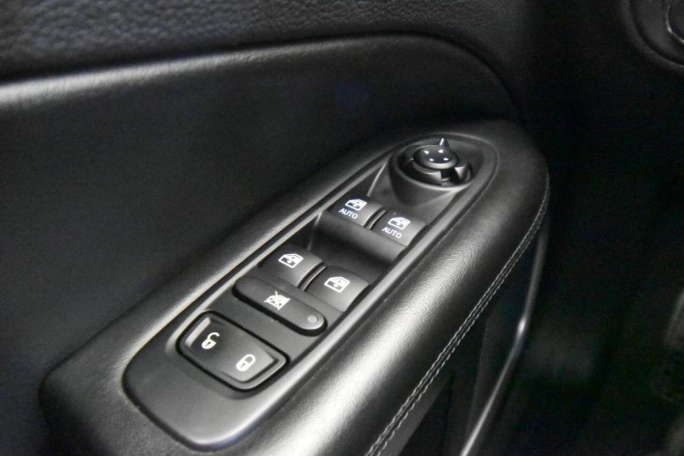 2018 Jeep Compass Altitude, Black, Mileage: 99,376 - photo 30