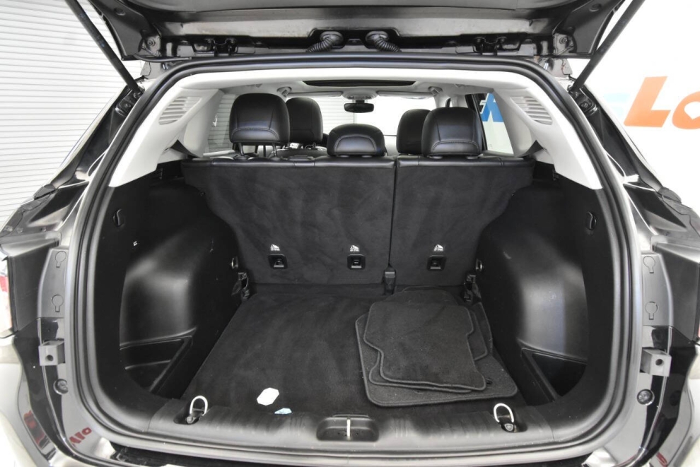 2018 Jeep Compass Altitude, Black, Mileage: 99,376 - photo 32