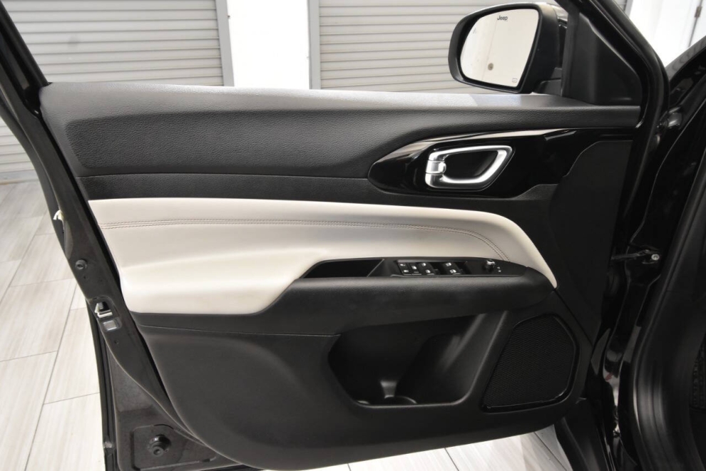 2022 Jeep Compass Limited, Black, Mileage: 64,762 - photo 12