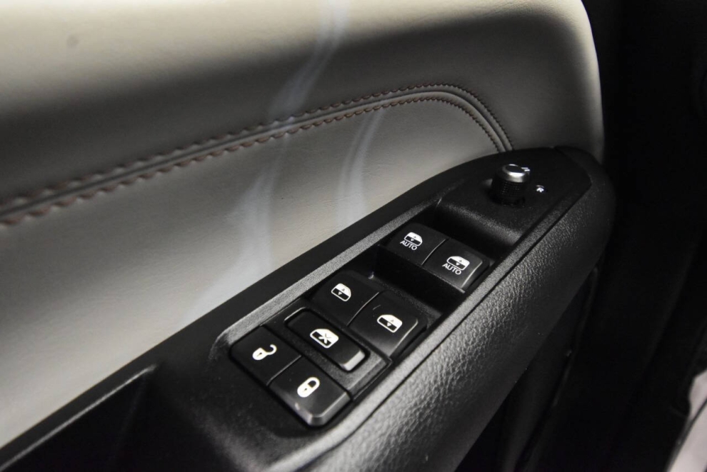 2022 Jeep Compass Limited, Black, Mileage: 64,762 - photo 29