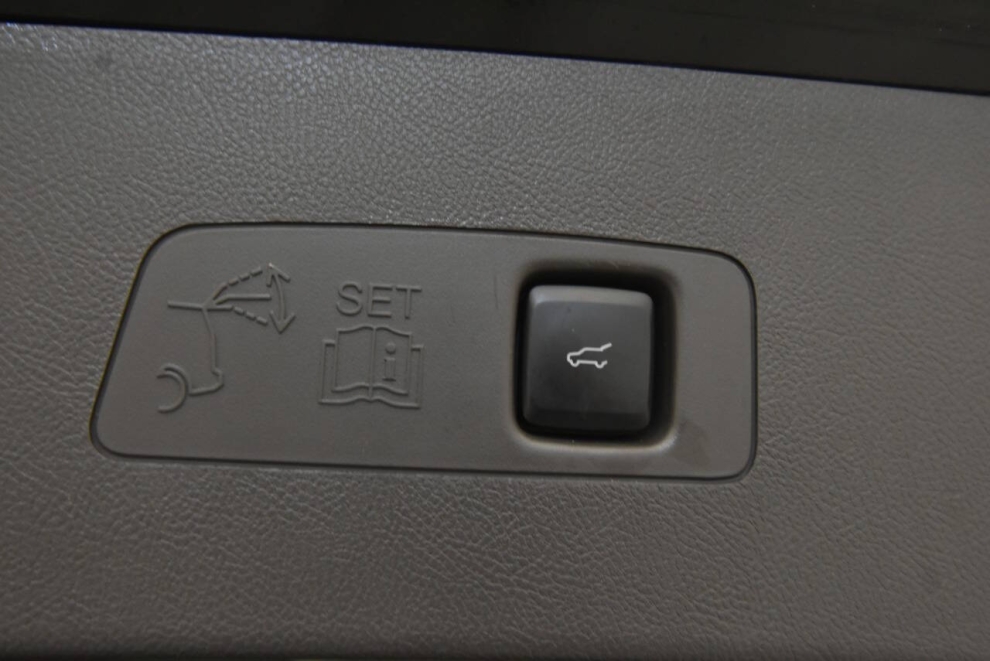 2021 Lincoln Corsair Reserve AWD 4dr SUV, Black, Mileage: 96,082 - photo 35