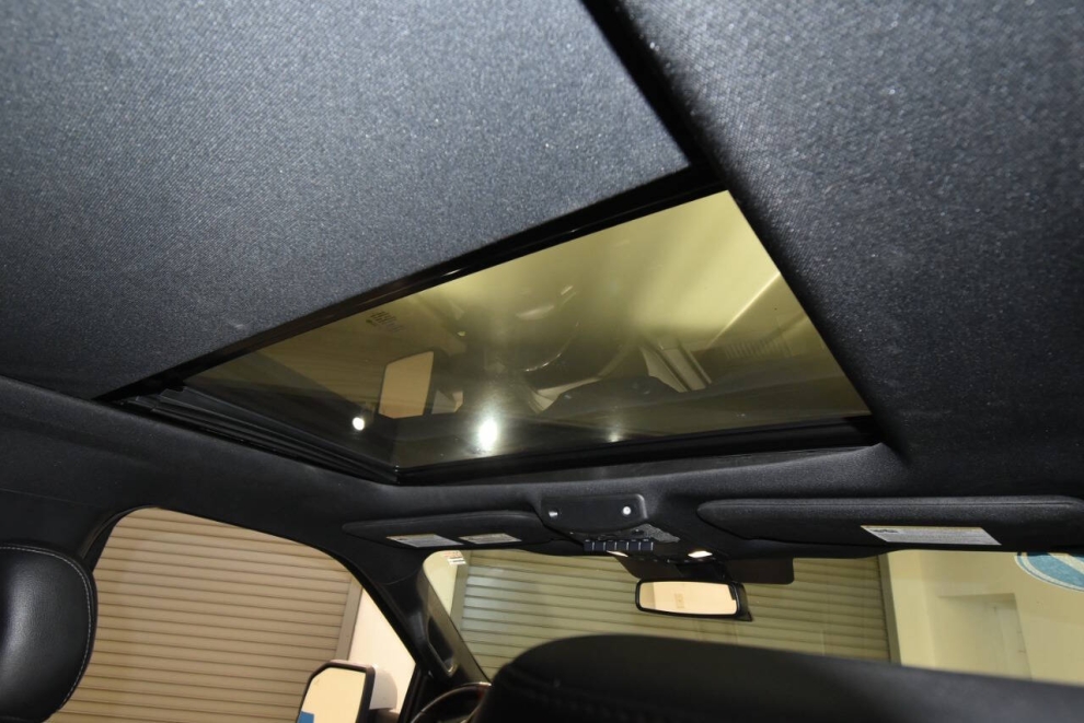 2017 Ford F-150 Raptor 4x4 4dr SuperCrew 5.5 ft. SB, Gray, Mileage: 120,225 - photo 16