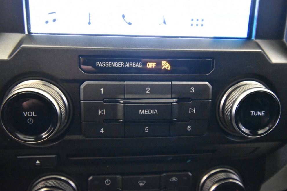 2017 Ford F-150 Raptor 4x4 4dr SuperCrew 5.5 ft. SB, Gray, Mileage: 120,225 - photo 21