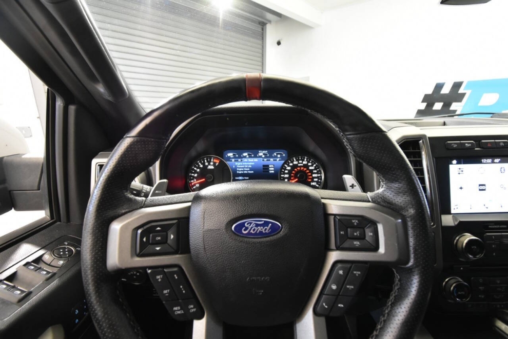 2017 Ford F-150 Raptor 4x4 4dr SuperCrew 5.5 ft. SB, Gray, Mileage: 120,225 - photo 27