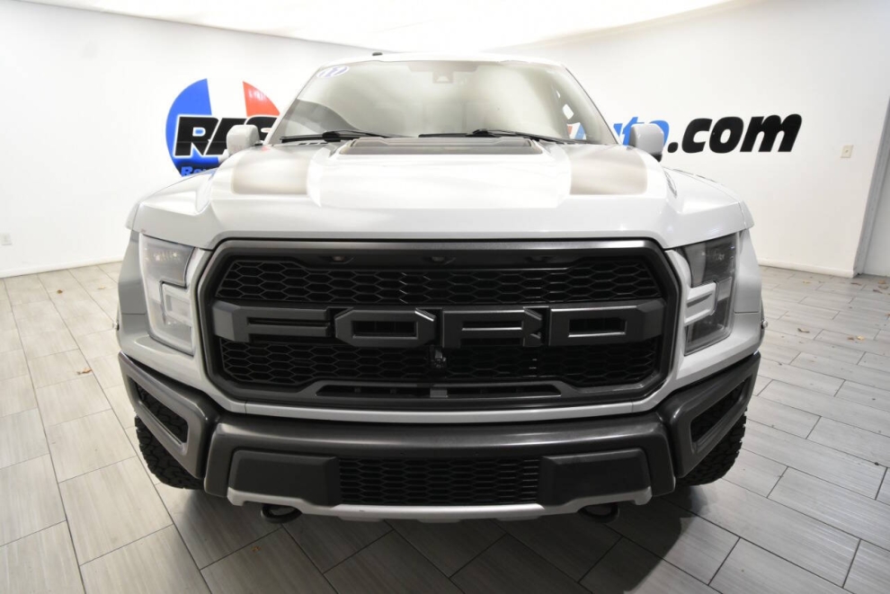 2017 Ford F-150 Raptor 4x4 4dr SuperCrew 5.5 ft. SB, Gray, Mileage: 120,225 - photo 7