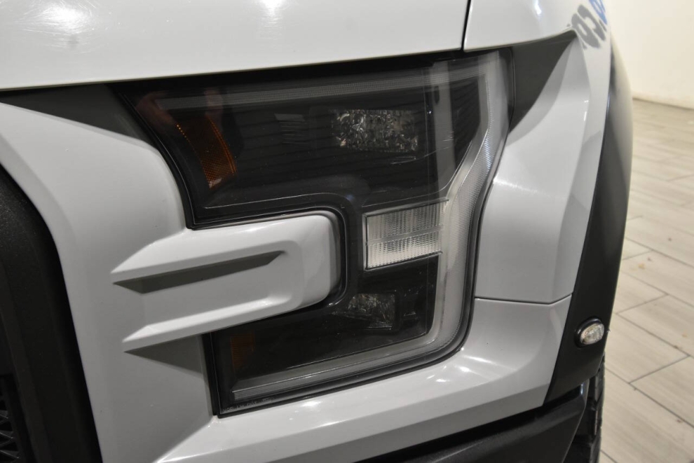 2017 Ford F-150 Raptor 4x4 4dr SuperCrew 5.5 ft. SB, Gray, Mileage: 120,225 - photo 8