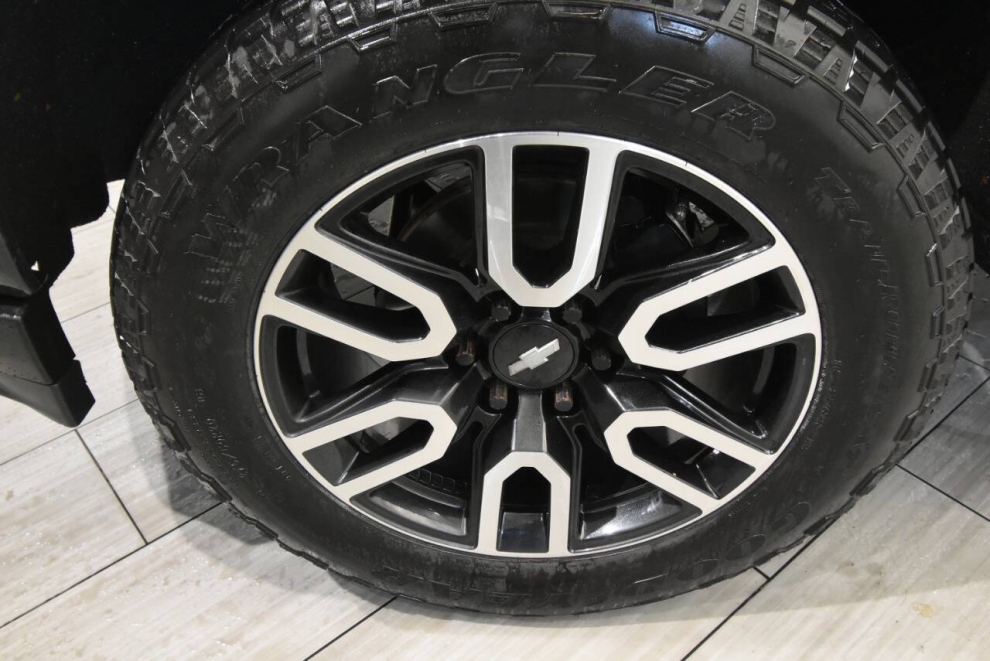 2018 Chevrolet Silverado 1500 High Country, Gray, Mileage: 91,906 - photo 9