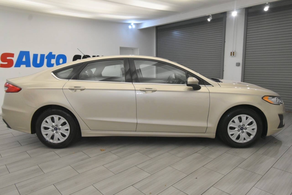 2019 Ford Fusion S 4dr Sedan, Beige, Mileage: 44,023 - photo 5
