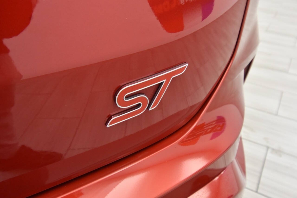 2021 Ford Edge ST AWD 4dr Crossover, Red, Mileage: 70,932 - photo 33