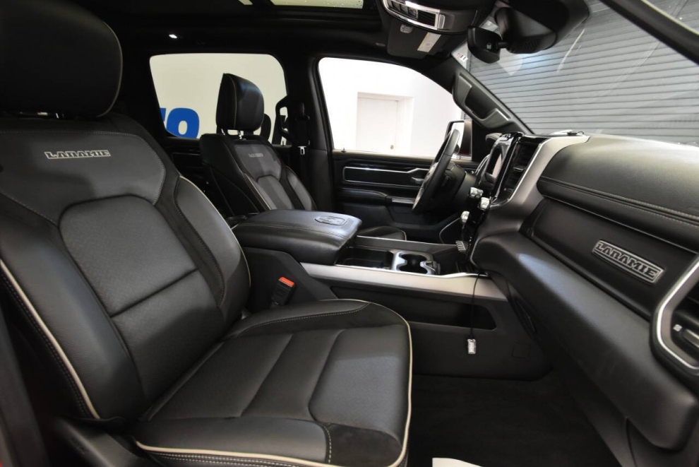 2021 RAM 1500 Laramie 4x4 4dr Crew Cab 5.6 ft. SB Pickup, Red, Mileage: 61,328 - photo 15