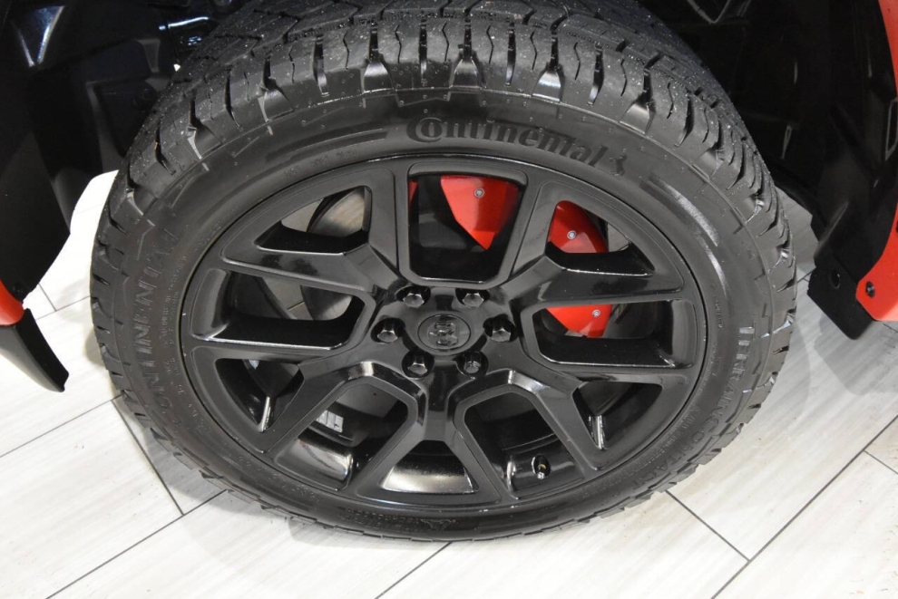 2021 RAM 1500 Laramie 4x4 4dr Crew Cab 5.6 ft. SB Pickup, Red, Mileage: 61,328 - photo 9