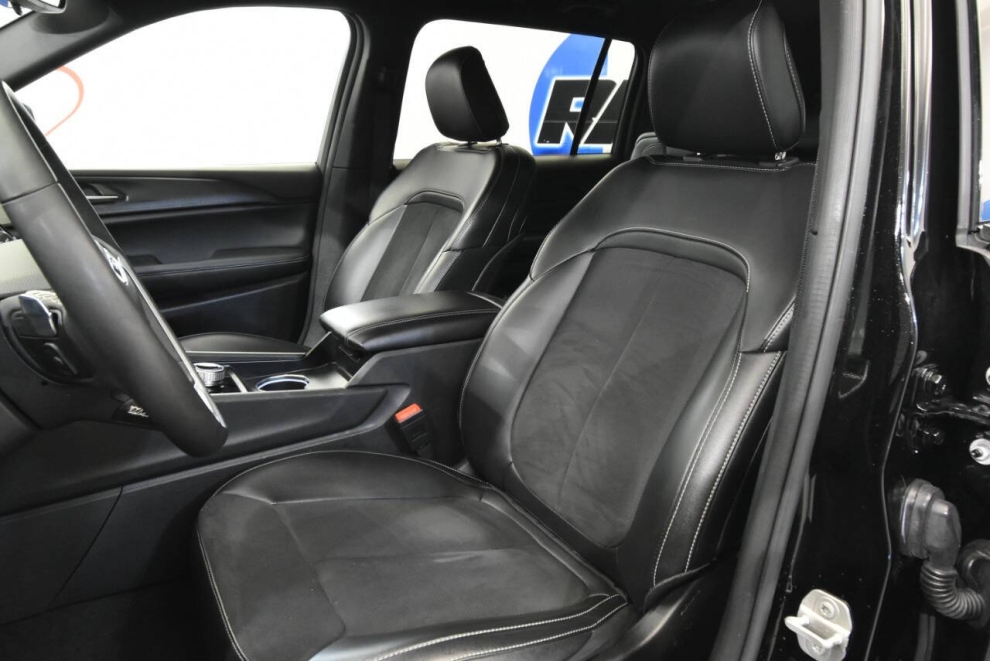 2024 Jeep Grand Cherokee L Altitude, Black, Mileage: 45,667 - photo 10