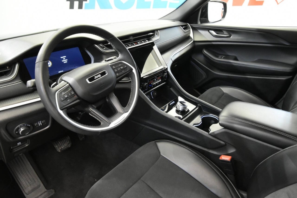 2024 Jeep Grand Cherokee L Altitude, Black, Mileage: 45,667 - photo 11