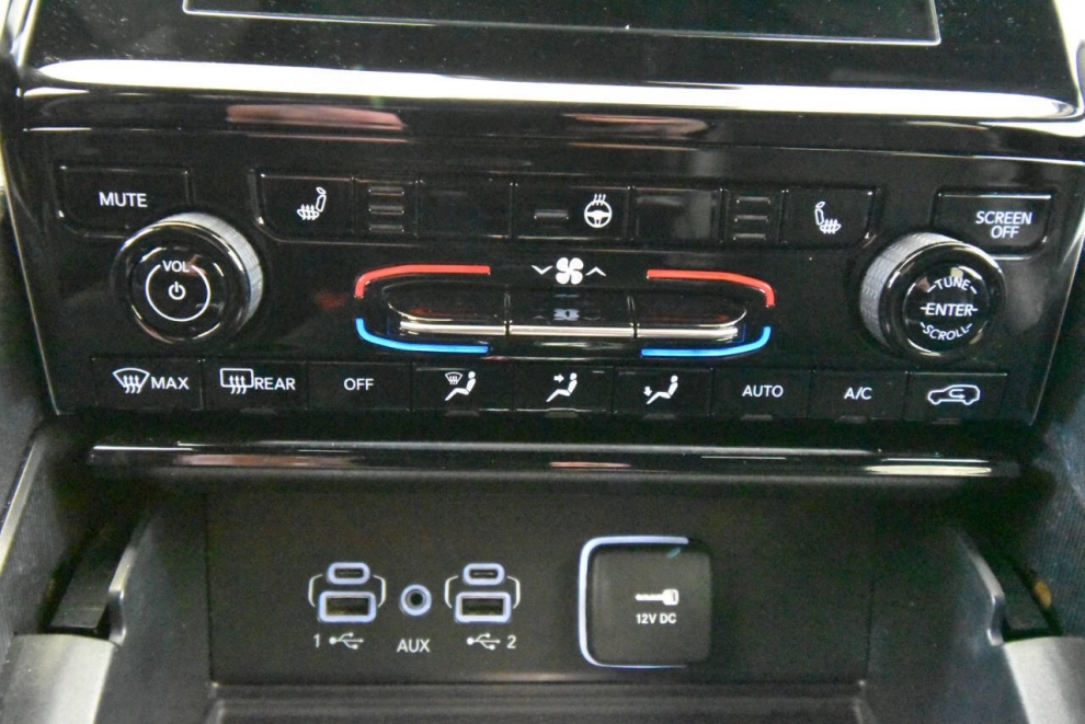 2024 Jeep Grand Cherokee L Altitude, Black, Mileage: 45,667 - photo 20