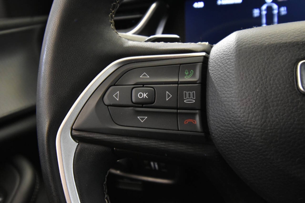 2024 Jeep Grand Cherokee L Altitude, Black, Mileage: 45,667 - photo 26