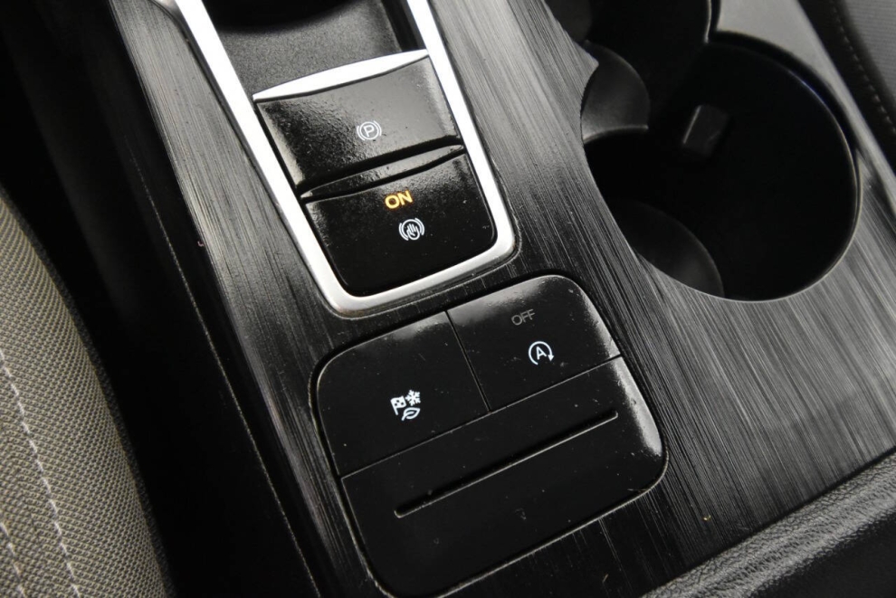 2021 Ford Escape SE 4dr SUV, White, Mileage: 55,510 - photo 17