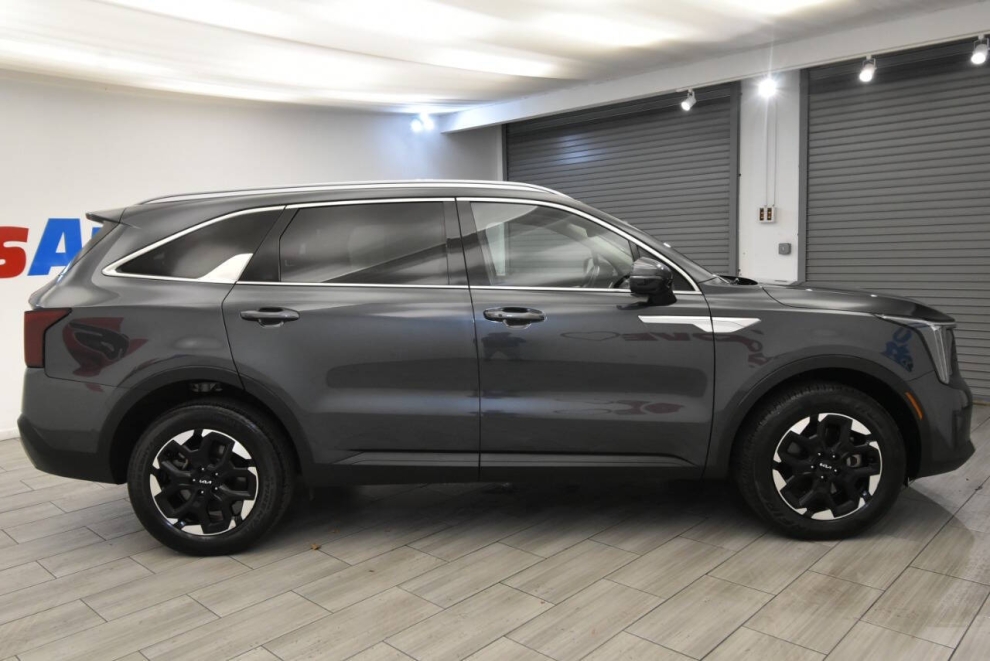 2024 Kia Sorento S AWD 4dr SUV, Gray, Mileage: 58,884 - photo 5