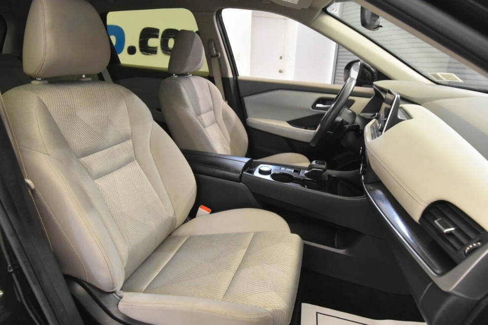 2024 Nissan Rogue SV AWD 4dr Crossover, Black, Mileage: 47,447 - photo 14