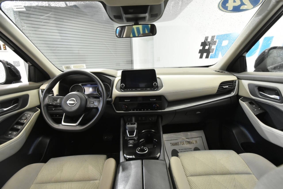 2024 Nissan Rogue SV AWD 4dr Crossover, Black, Mileage: 47,447 - photo 16