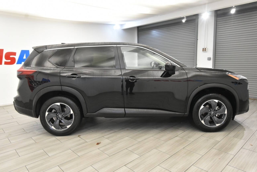 2024 Nissan Rogue SV AWD 4dr Crossover, Black, Mileage: 47,447 - photo 5