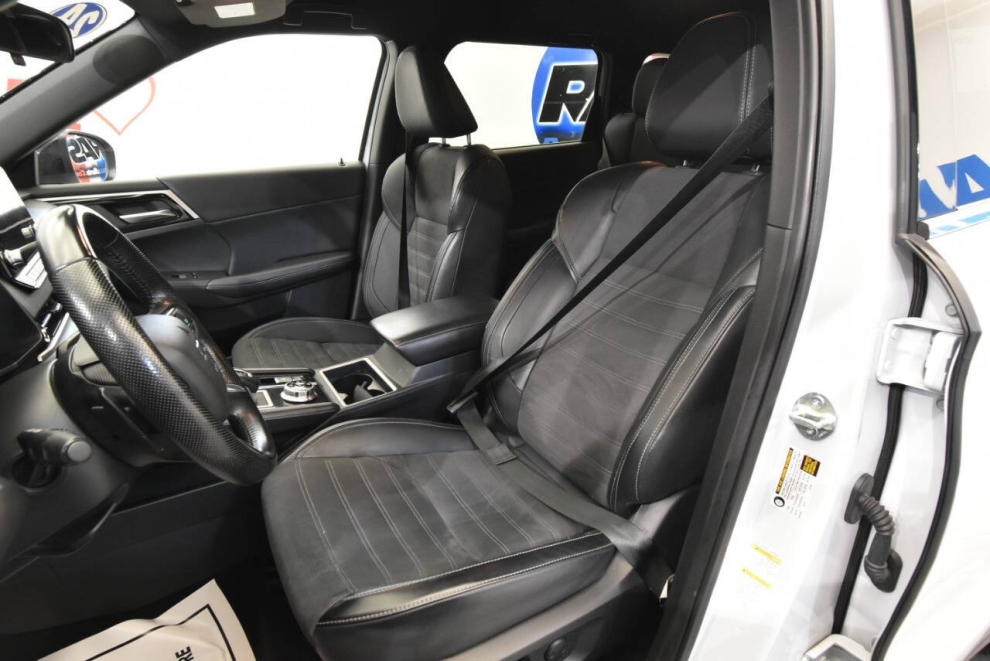 2024 Mitsubishi Outlander SE, White, Mileage: 63,350 - photo 10