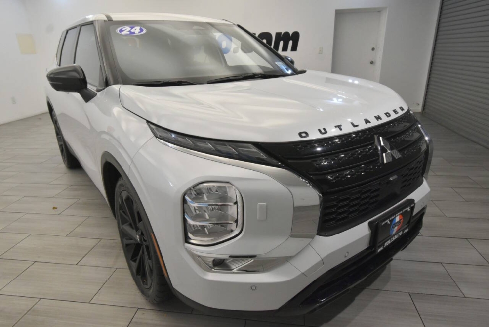 2024 Mitsubishi Outlander SE, White, Mileage: 63,350 - photo 6