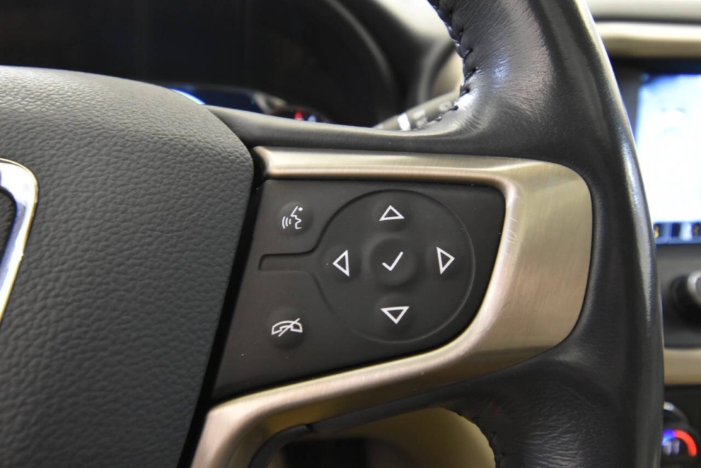 2022 GMC Acadia Denali 4x4 4dr SUV, White, Mileage: 97,616 - photo 26