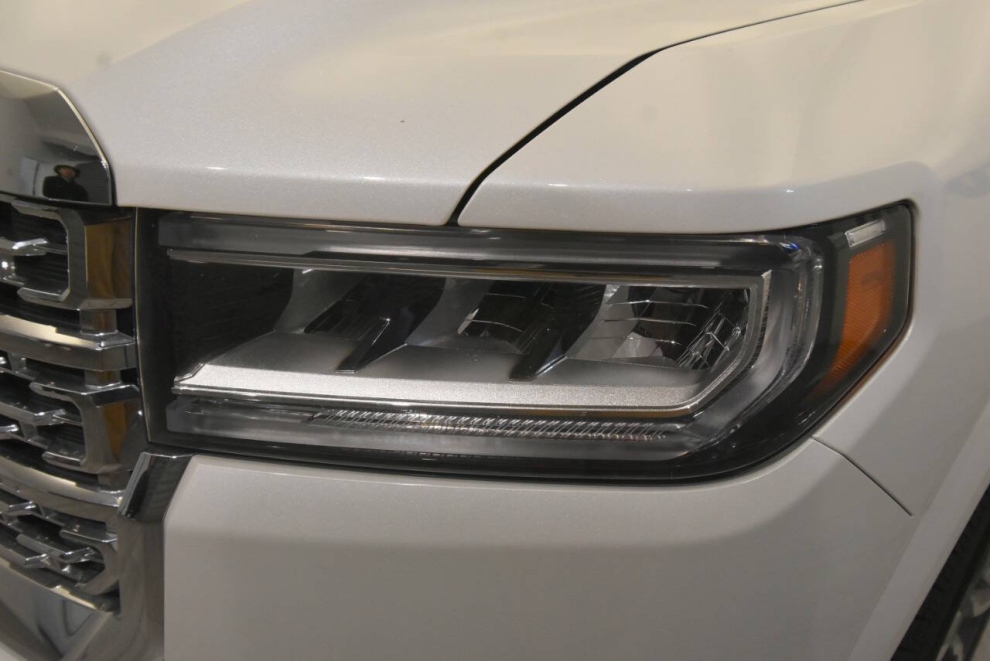 2022 GMC Acadia Denali 4x4 4dr SUV, White, Mileage: 97,616 - photo 8