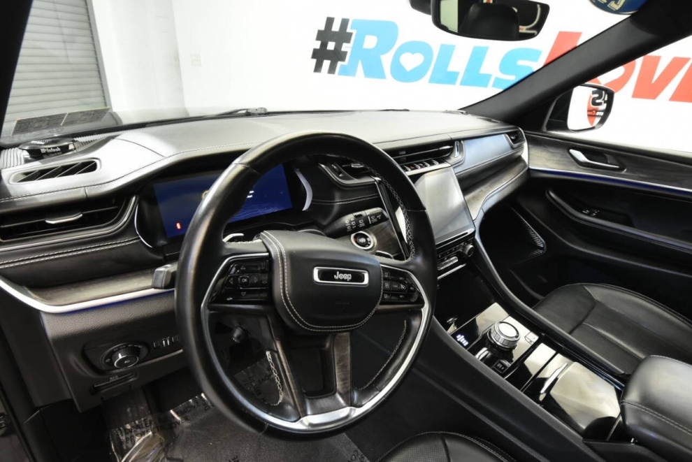 2021 Jeep Grand Cherokee L Overland 4x4 4dr SUV, Black, Mileage: 91,615 - photo 11