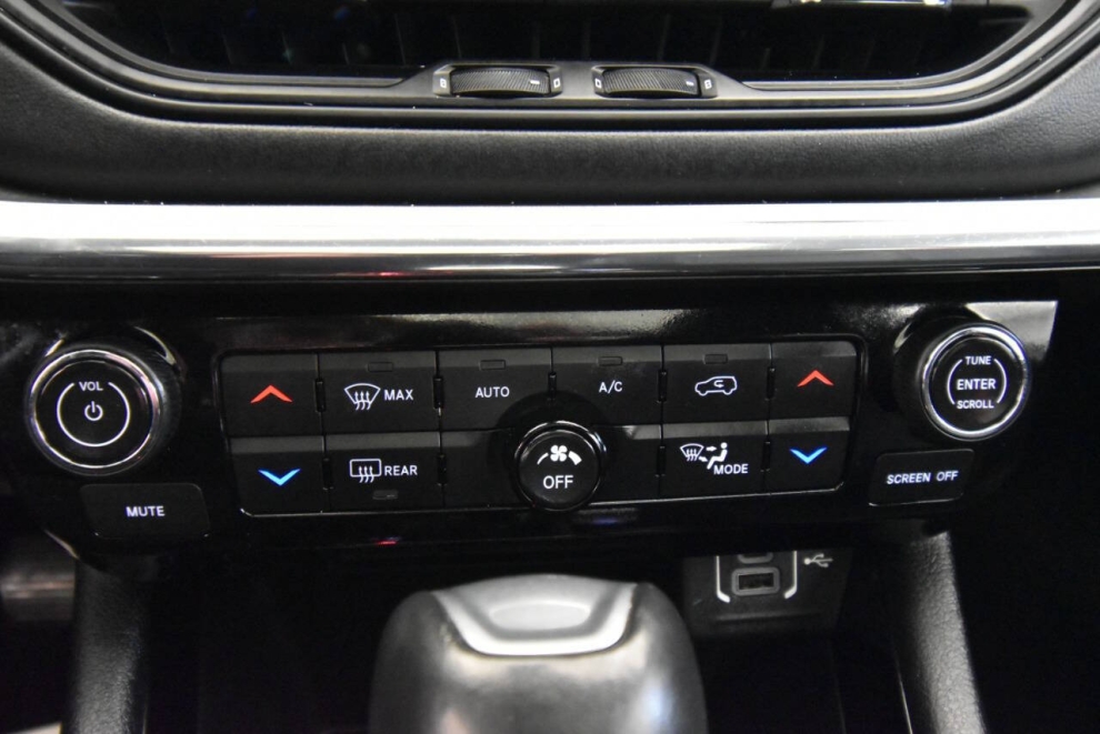 2022 Jeep Compass High Altitude, White, Mileage: 20,094 - photo 19