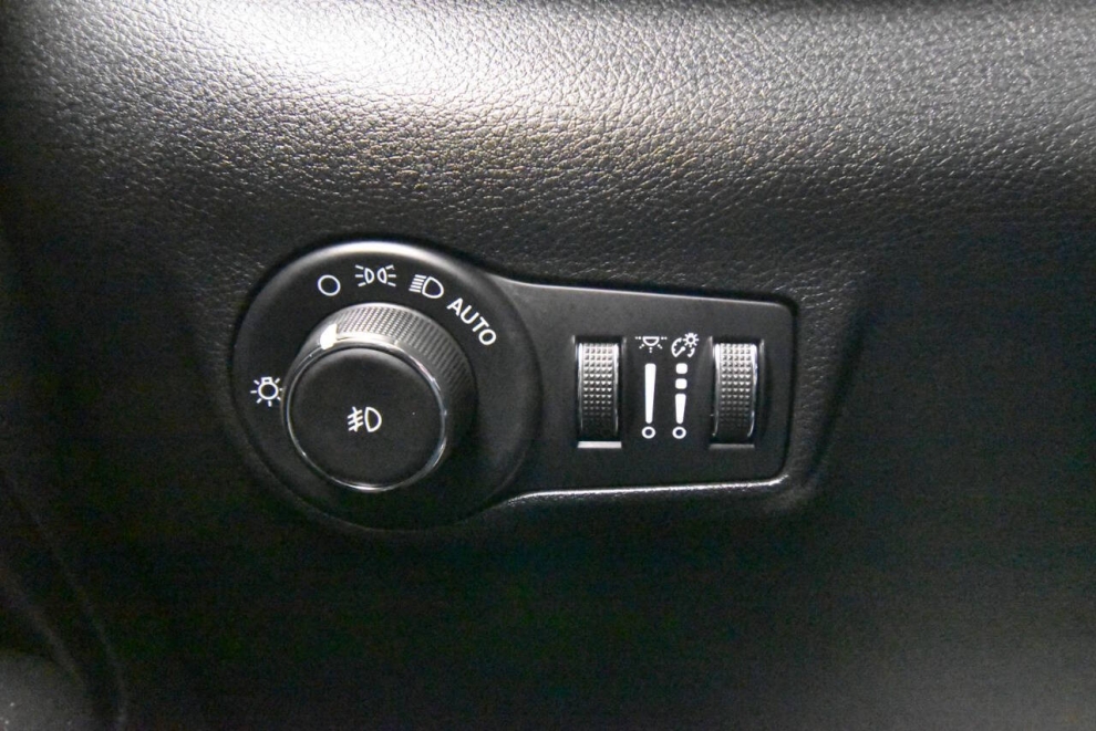 2022 Jeep Compass High Altitude, White, Mileage: 20,094 - photo 28