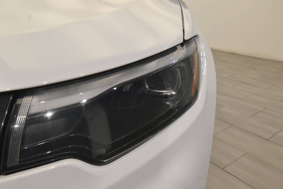 2022 Jeep Compass High Altitude, White, Mileage: 20,094 - photo 8