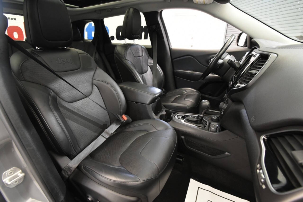 2021 Jeep Cherokee Limited 4x4 4dr SUV, Gray, Mileage: 85,308 - photo 14